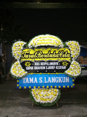 Papan Bunga Duka di Kampung Enam